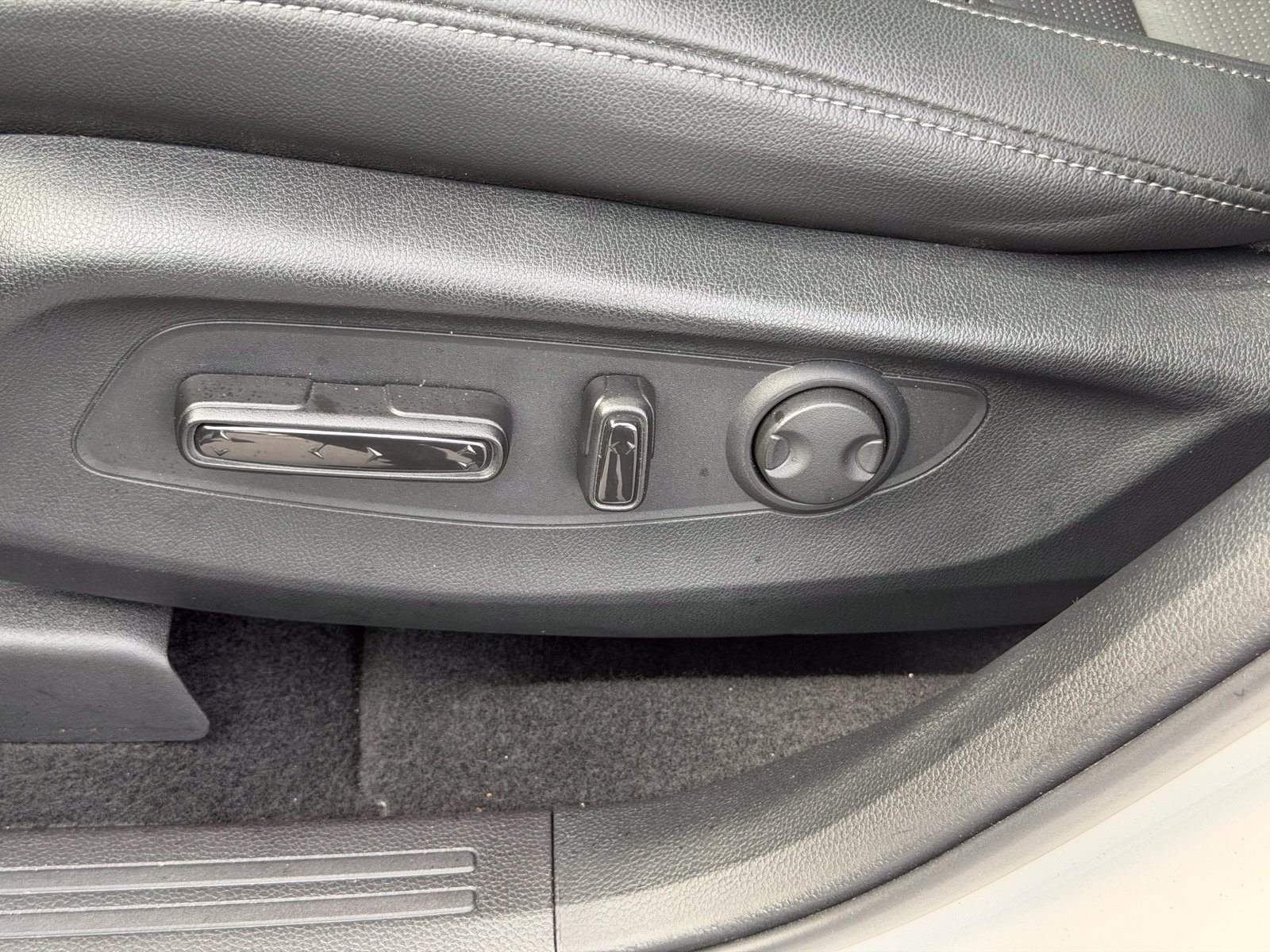 Used 2025 Honda CR-V EX-L image 15
