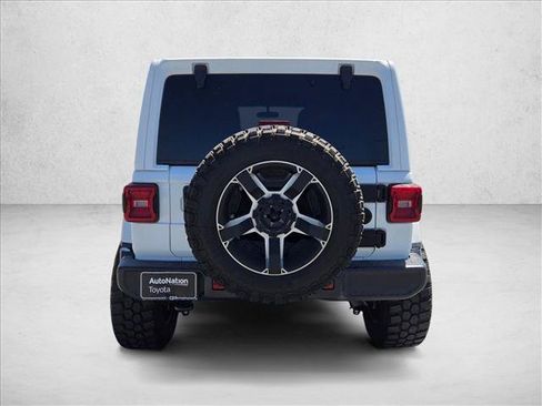 Used 2018 Jeep Wrangler Unlimited Sahara w/ LED Lighting Group AWD/4WD image 6