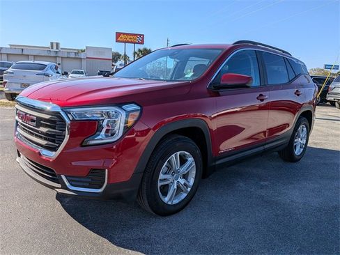 Used 2023 GMC Terrain SLE w/ Driver Convenience Package image 7