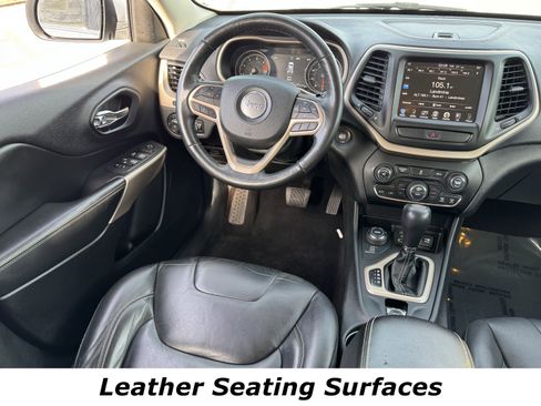 Used 2017 Jeep Cherokee Limited image 4