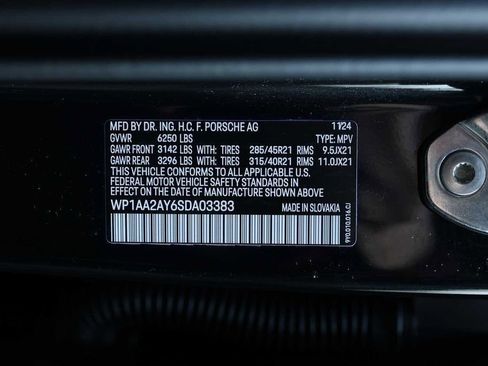 Used 2025 Porsche Cayenne Base image 30