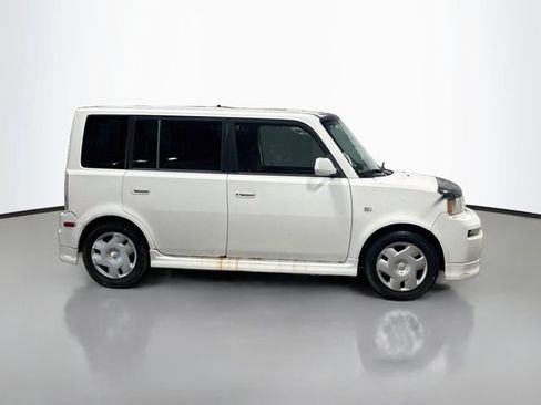 Used 2005 Scion xB FWD image 5