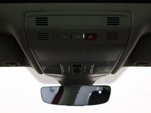Used 2023 Volkswagen Jetta SE w/ Panoramic Sunroof Package FWD image 25
