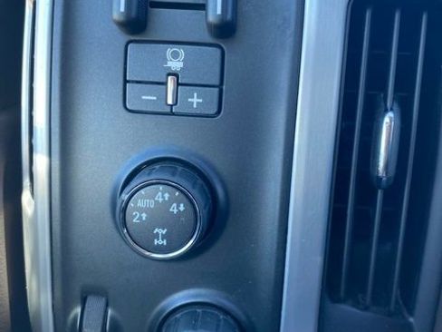 Used 2015 GMC Sierra 1500 SLT w/ SLT Crew Cab Value Package image 23