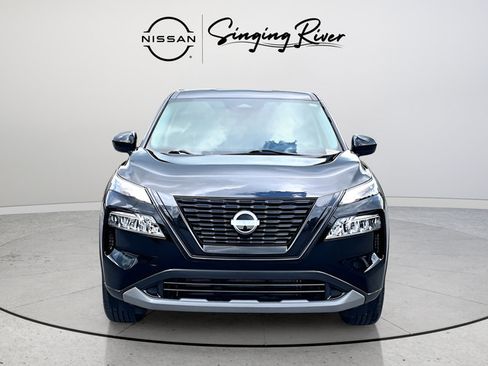Certified 2023 Nissan Rogue SV FWD image 2