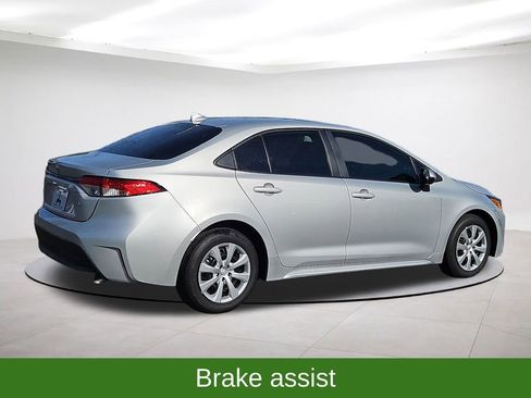 Used 2024 Toyota Corolla LE image 7