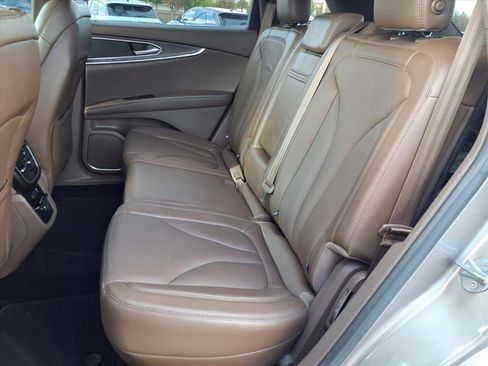 Used 2017 Lincoln MKX Reserve w/ Driver Assistance Package image 24