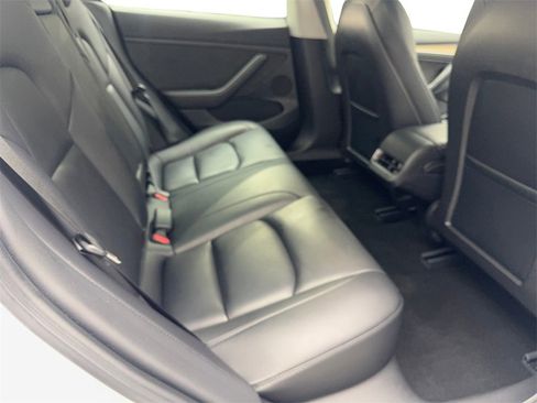 Used 2021 Tesla Model 3 Standard Range Plus image 38
