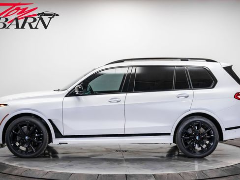 Used 2024 BMW X7 M60i w/ Executive Package image 2