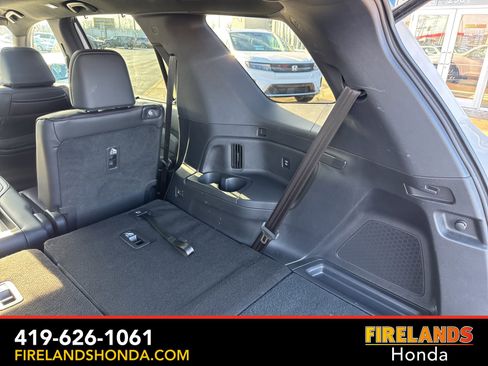 Used 2025 Honda Pilot Black Edition image 38