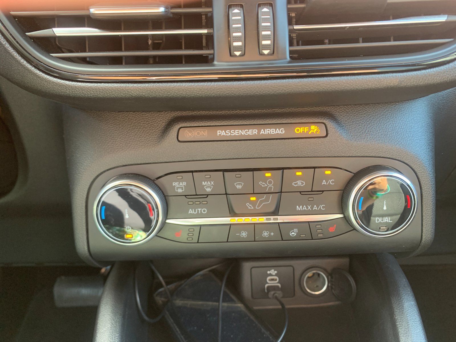 Used 2025 Ford Escape ST-Line Select AWD/4WD image 25