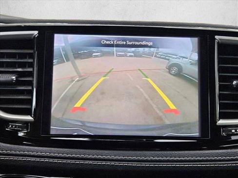 Used 2021 Chrysler Pacifica Touring-L w/ S Appearance Package FWD image 12