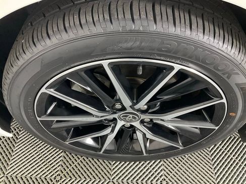 Used 2022 Toyota Camry SE image 9