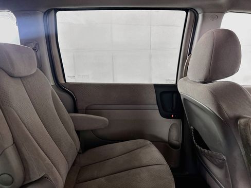 Used 2008 Hyundai Entourage GLS FWD image 23