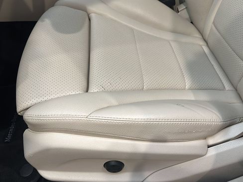 Used 2019 Mercedes-Benz GLC 300 4MATIC image 12