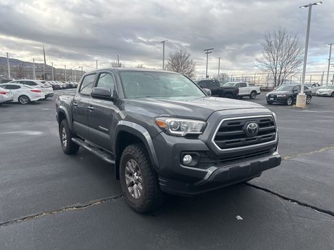 Used 2018 Toyota Tacoma SR5 image 2