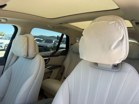 New 2026 Mercedes-Benz EQS 400 4MATIC SUV image 17