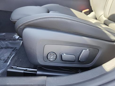 New 2026 BMW 330i Sedan w/ Premium Package image 32