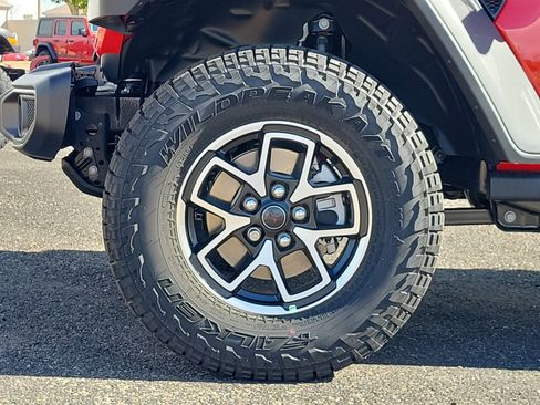 New 2025 Jeep Gladiator Rubicon w/ Convenience Group image 25