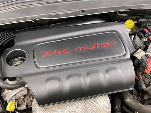 Used 2017 Jeep Renegade Limited image 30