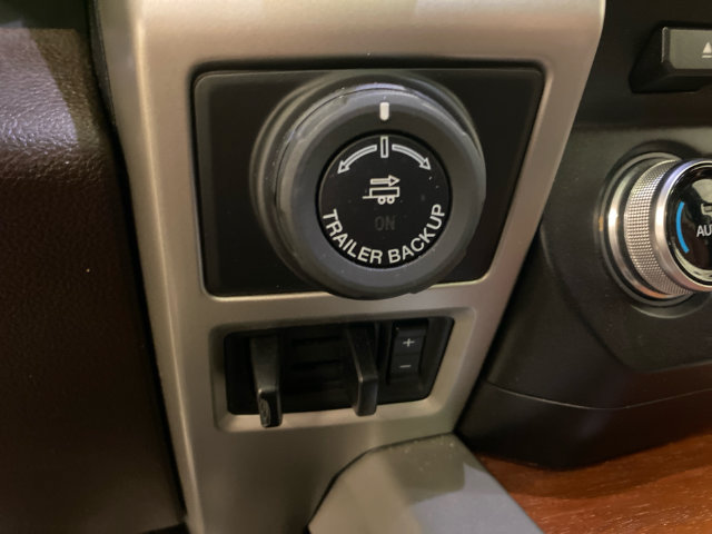 Used 2018 Ford F150 King Ranch w/ Equipment Group 601A Luxury AWD/4WD image 23