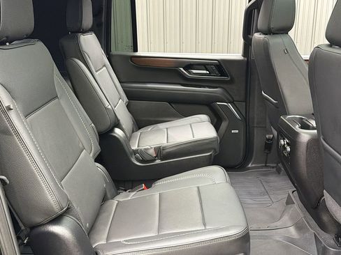 Used 2026 GMC Yukon XL Denali w/ Sun & Power Step Package AWD/4WD image 38