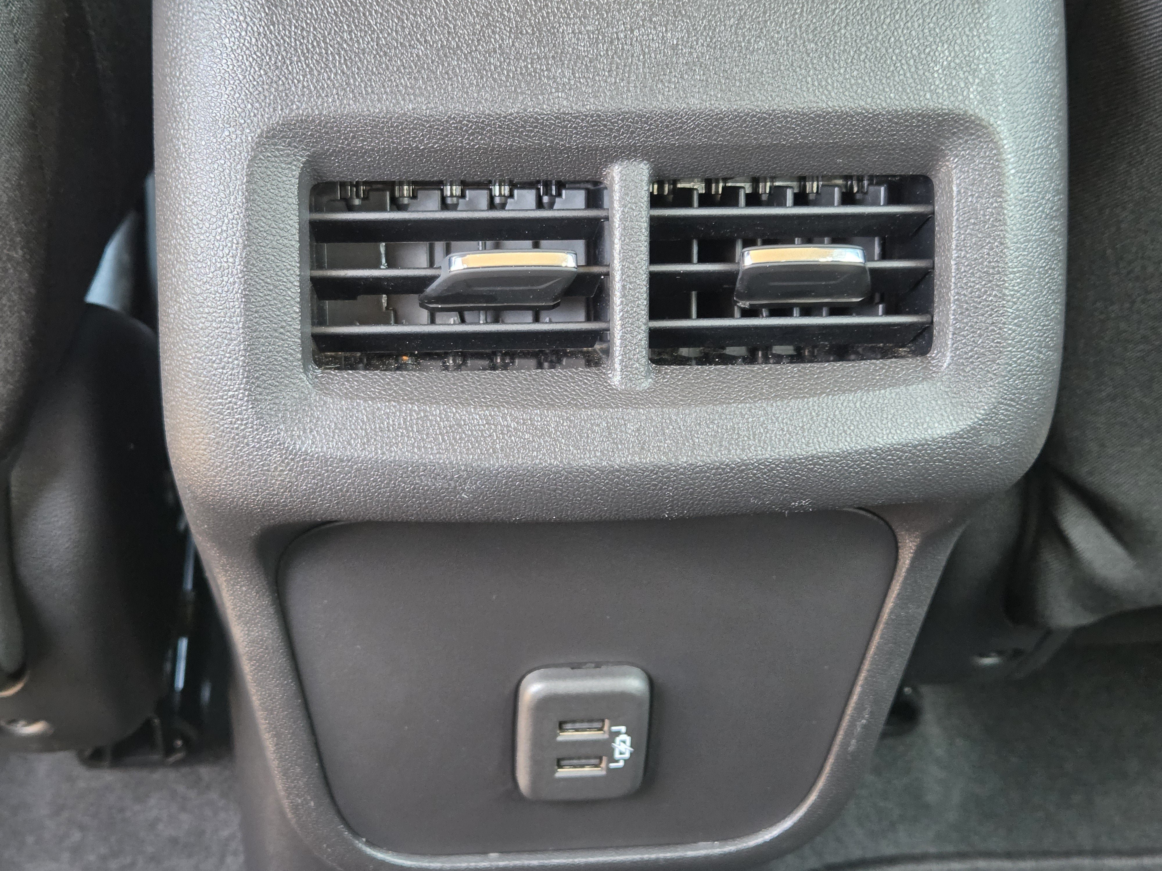 Used 2024 Chevrolet Equinox LS w/ Driver Confidence II Package FWD image 28