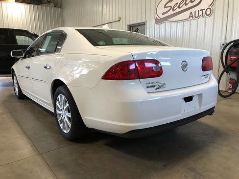 Used 2011 Buick Lucerne CXL image 3