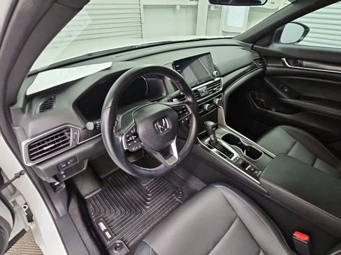 Used 2022 Honda Accord Sport image 11