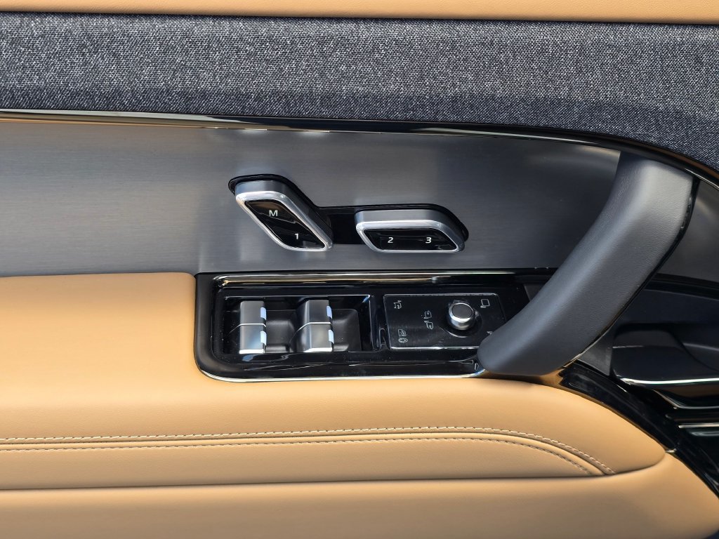 New 2026 Land Rover Range Rover Sport SE AWD/4WD image 29