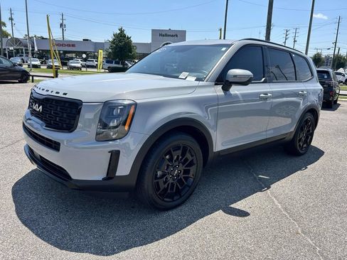 Used 2022 Kia Telluride EX w/ EX Premium Package AWD/4WD image 5