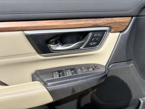 Used 2019 Honda CR-V Touring image 11
