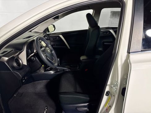 Used 2017 Toyota RAV4 LE image 11