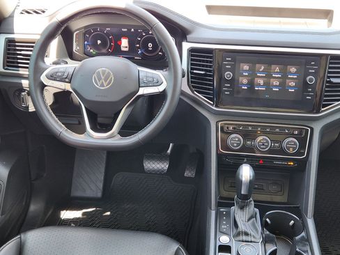 Used 2023 Volkswagen Atlas SE w/ Panoramic Sunroof Package AWD/4WD image 10