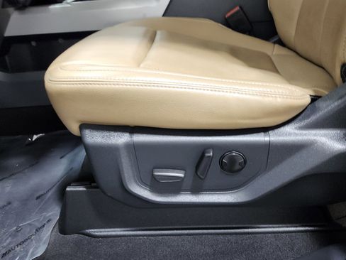 Used 2022 Ford F350 Lariat w/ Lariat Ultimate Package image 24