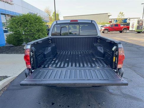 Used 2015 Toyota Tacoma 2WD Double Cab w/ Convenience Package image 6