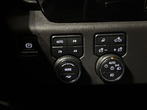 Used 2022 Chevrolet Silverado 1500 LT Trail Boss w/ LT Trail Boss Premium Package image 19