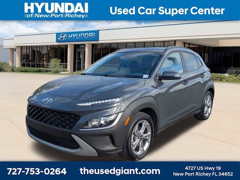 Used 2023 Hyundai Kona SEL w/ Winter Weather Package image 1