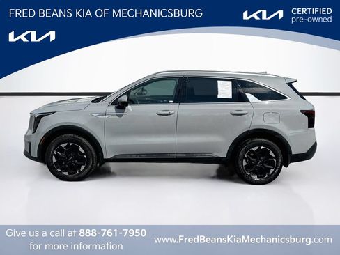 Certified 2024 Kia Sorento S w/ Panoramic Sunroof Package AWD/4WD image 3