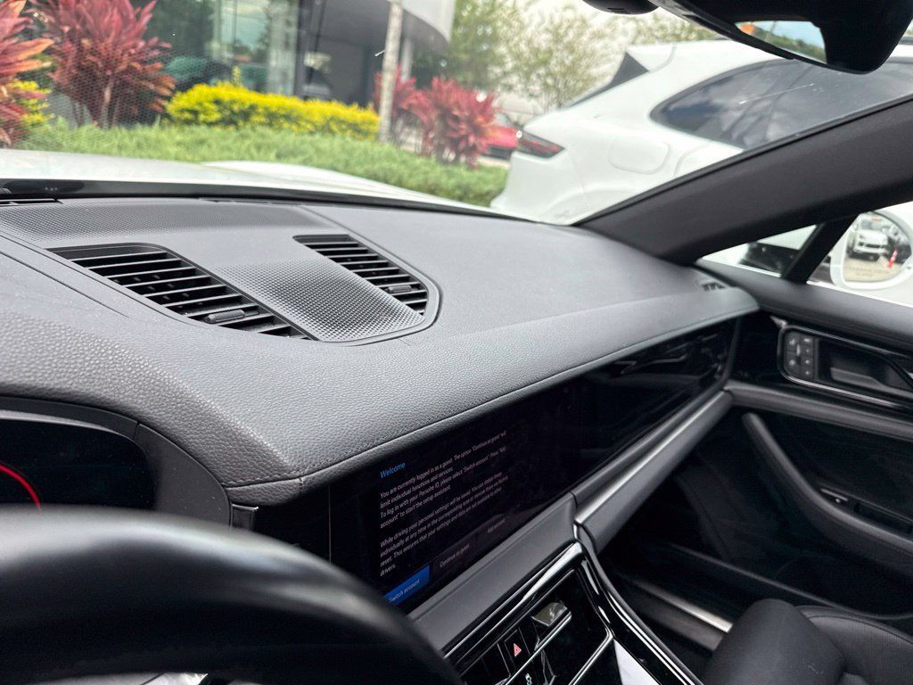 Certified 2025 Porsche Panamera RWD image 7