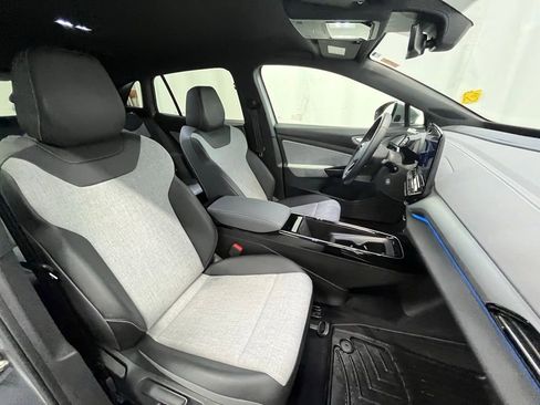 Used 2023 Volkswagen ID.4 Pro image 12