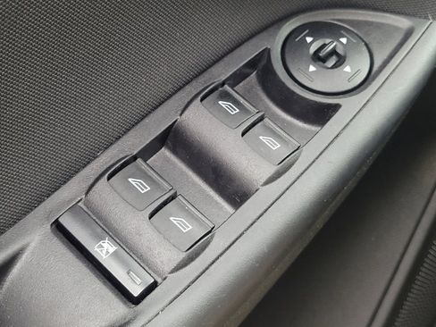 Used 2016 Ford Focus SE w/ SE Sport Package FWD image 27