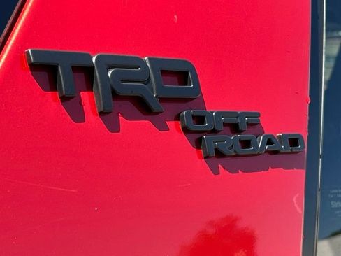 Used 2021 Toyota 4Runner TRD Off-Road Premium w/ Moonroof Package AWD/4WD image 18