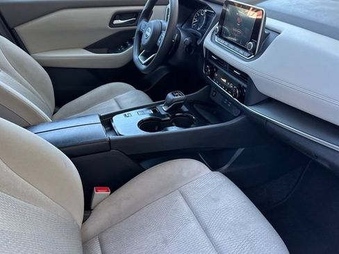 Used 2024 Nissan Rogue SV FWD image 19