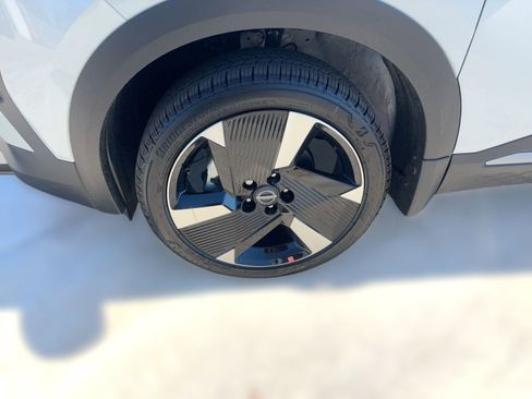 New 2026 Nissan Kicks SR w/ Cold Weather Package image 11