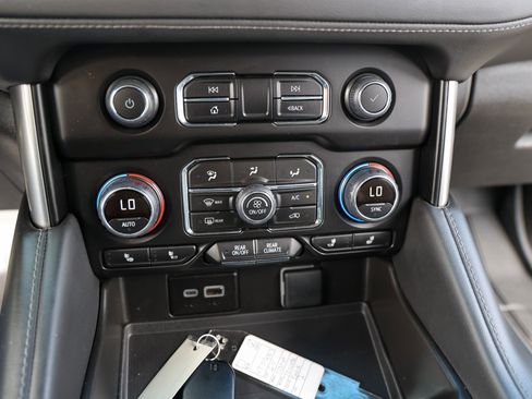 Used 2024 Chevrolet Tahoe LT w/ Luxury Package image 25