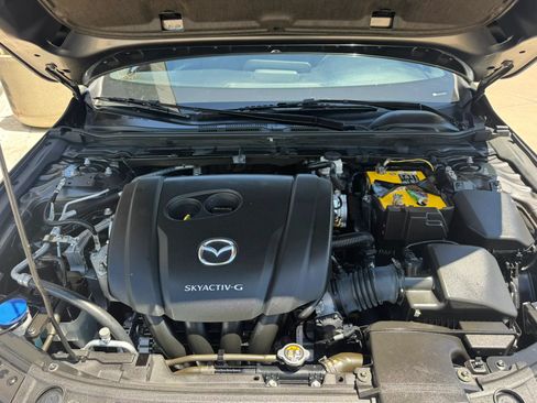 Used 2019 MAZDA MAZDA3 Hatchback w/ Preferred Package FWD image 36