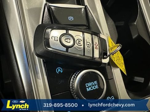 Used 2024 Ford Explorer XLT w/ Equipment Group 202A AWD/4WD image 18