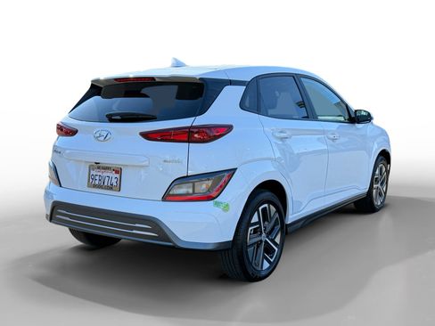 Used 2023 Hyundai Kona SE image 5