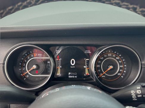 Used 2022 Jeep Wrangler Unlimited Sahara w/ LED Lighting Group AWD/4WD image 11